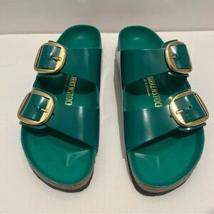 Birkenstock NWB  Arizona Big Buckle high shine green patent Sz 9L, 7M